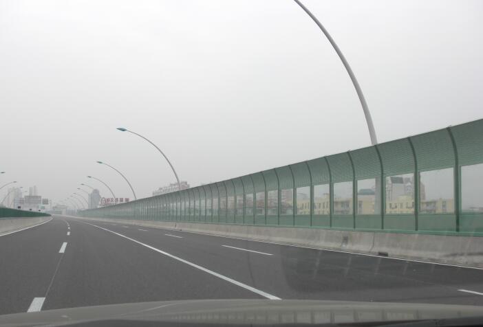 上海爱游戏ayx上中路隧道隔音栏 PC耐力板
